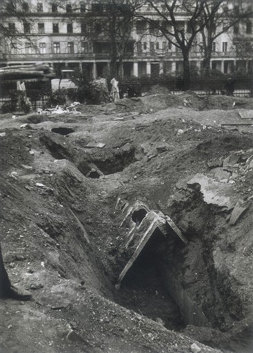 Photo:Eaton Square bomb shelter facing NW, 11 May 1941