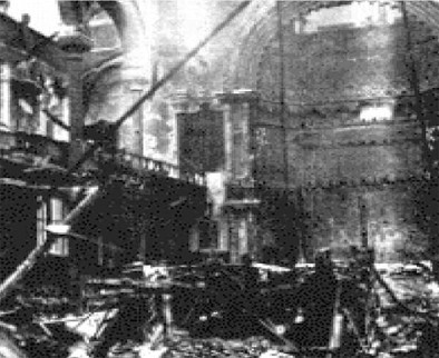 Photo:Interior damage to the Central Synagogue, 10-11 May 1941