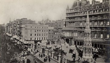 Photo:Charing Cross Station Entrance
