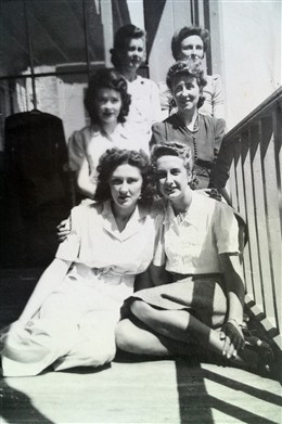 Photo:Hazel Kirby and friends at Ventnor Sanatorium